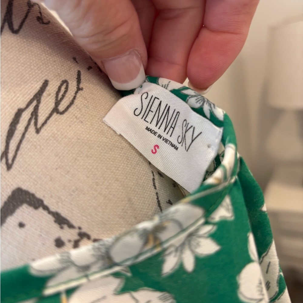 Sienna Sky Green and White Floral Tie-Neck Midi Dress - Picture 4 of 5
